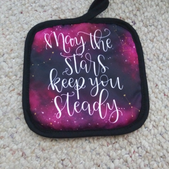 Owlcrate Iron Heart Pot Holders - Picture 2 of 4